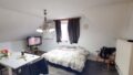 Schlafzimmer DG