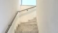 Treppe zum Wohnbereich