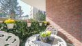 8 Überdachter Balkon