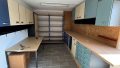 Schuppen vor der Garage