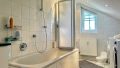 Bad mit Wanne (Wohnung II - DG)