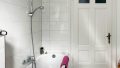 Tageslichtbad mit Wanne