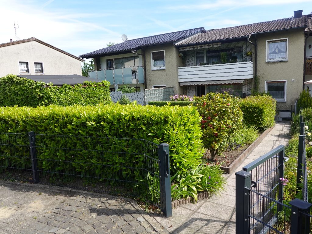 Gepflegtes Zweifamilienhaus