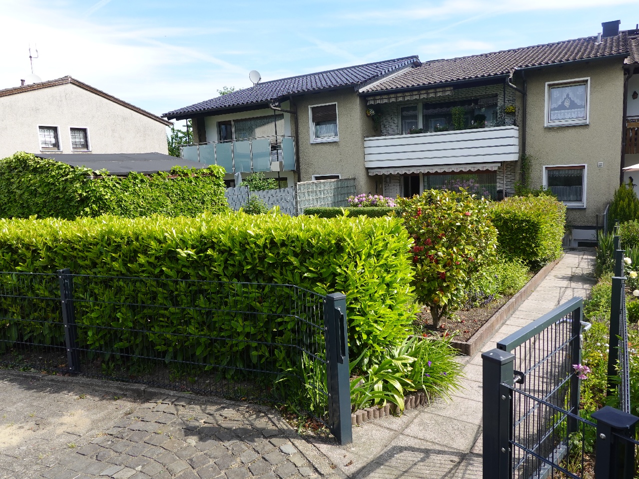 Gepflegtes Zweifamilienhaus
