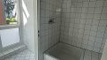 Gäste-Toilette mit Dusche
