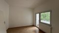 Schlaf-/Kinderzimmer mit Zugang zum Balkon