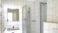 Badezimmer mit Dusche