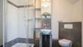 Gäste-WC mit Dusche