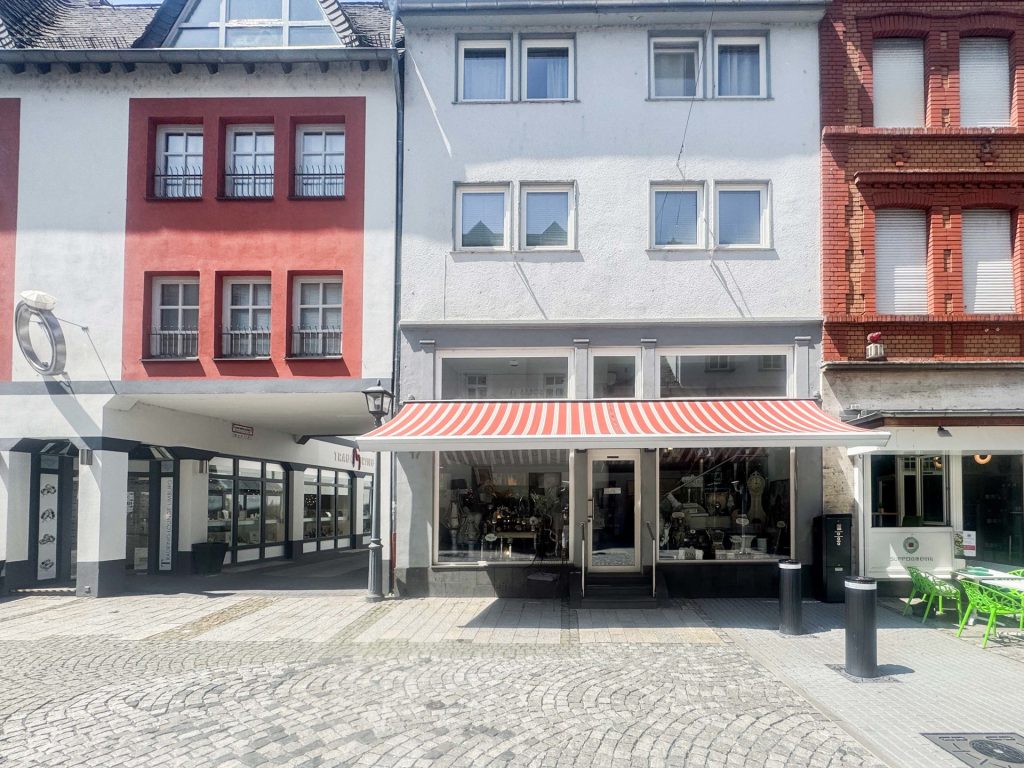 Straßenansicht