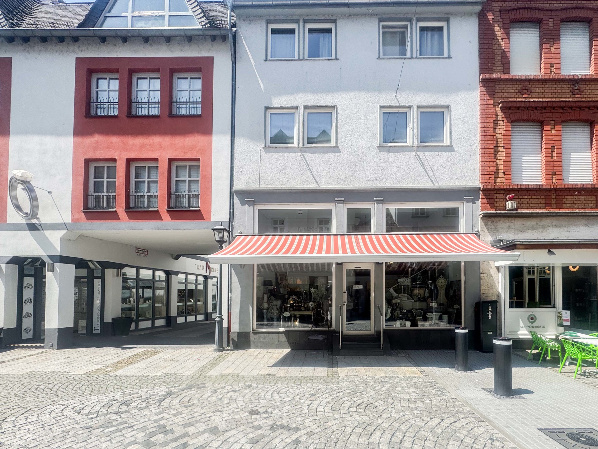 Straßenansicht