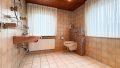 Badezimmer (EG)