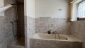 Wanne und Dusche