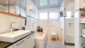 Bad mit Dusche und Wanne