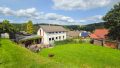 Blick vom Garten zum Haus