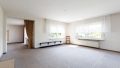 großzügiges Wohnzimmer