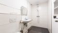 modernisiertes Duschbad im EG