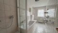 Tageslichtbad mit Dusche