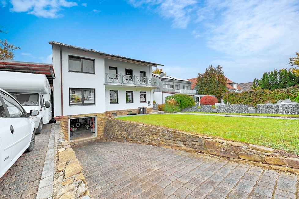 Stellplatz, Garage und Carport