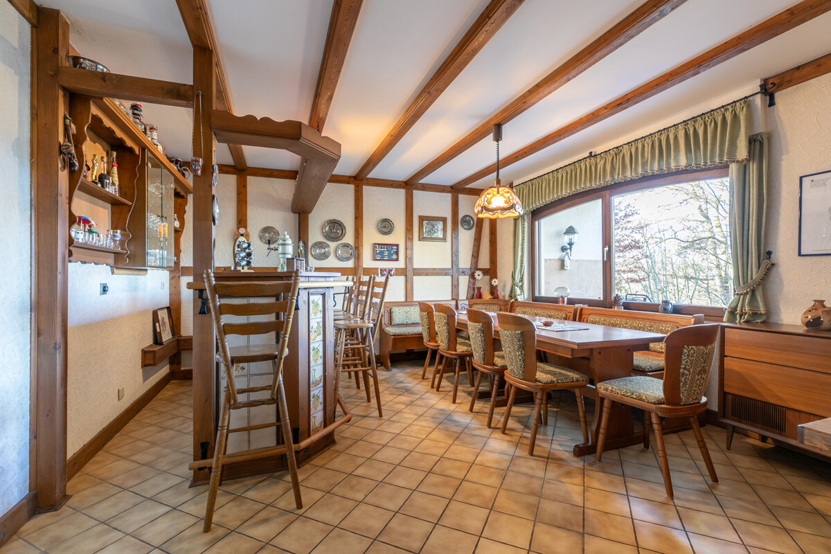 Gesellschaftsraum mit Bar