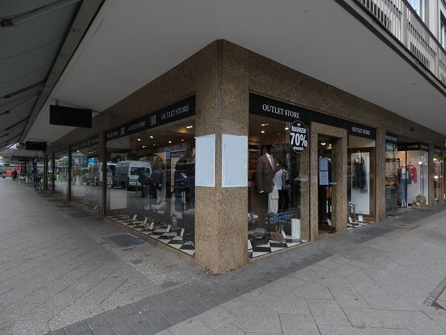 Schaufensterfont (insg. ca 24m)