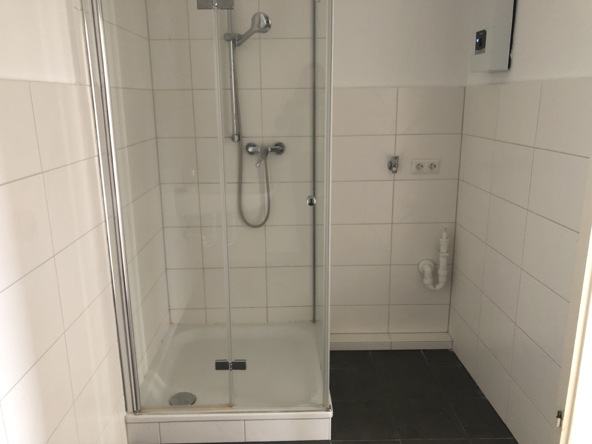 Bad mit Waschmaschinenplatz