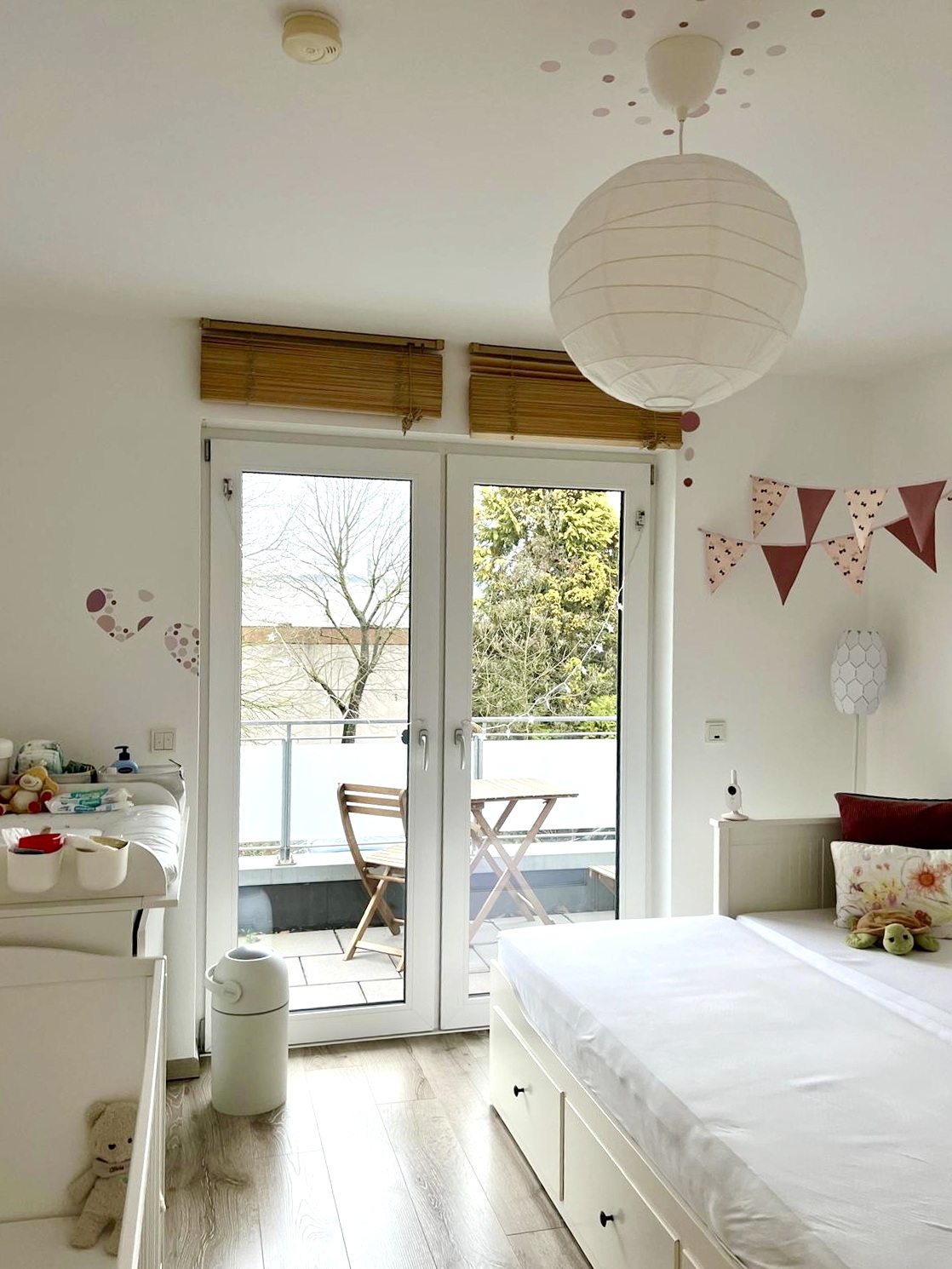 Schlafzimmer mit Balkon