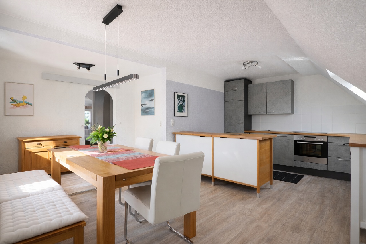 Küche und Essbereich OG