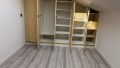 mit Einbauschrank