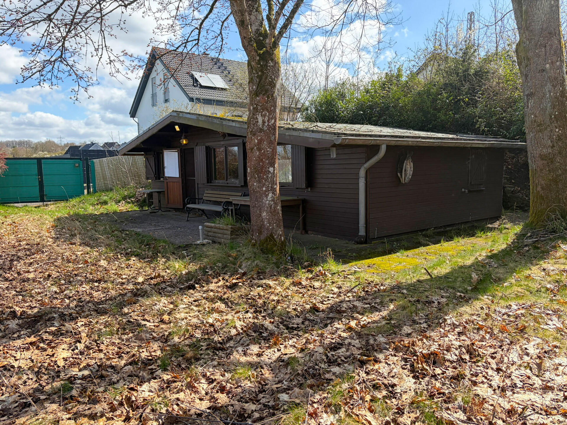 Grundstück mit Ferienhaus