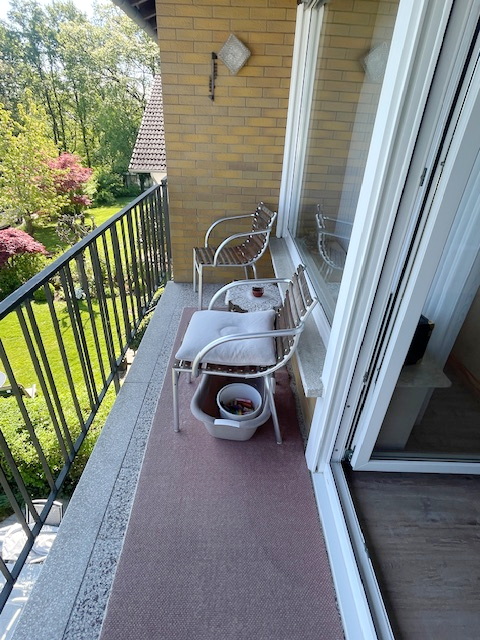 Haushälfte links Balkon
