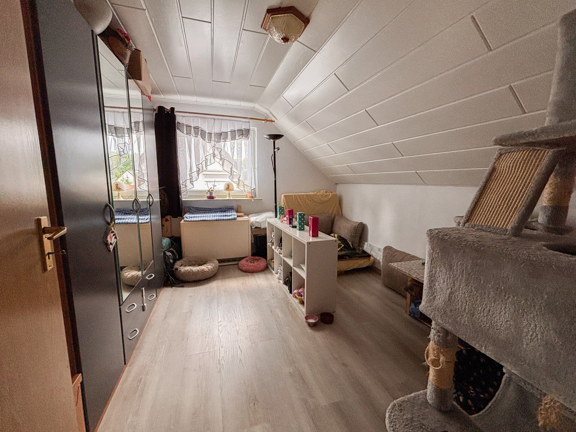 Schlafzimmer DG