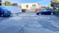 Parkplatz und Garagen