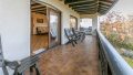 Überdachter Balkon