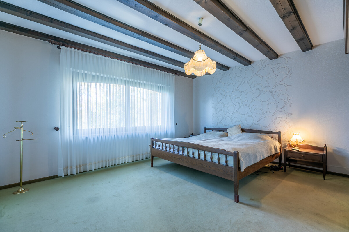 Geräumiges Schlafzimmer
