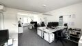 Großes Büro