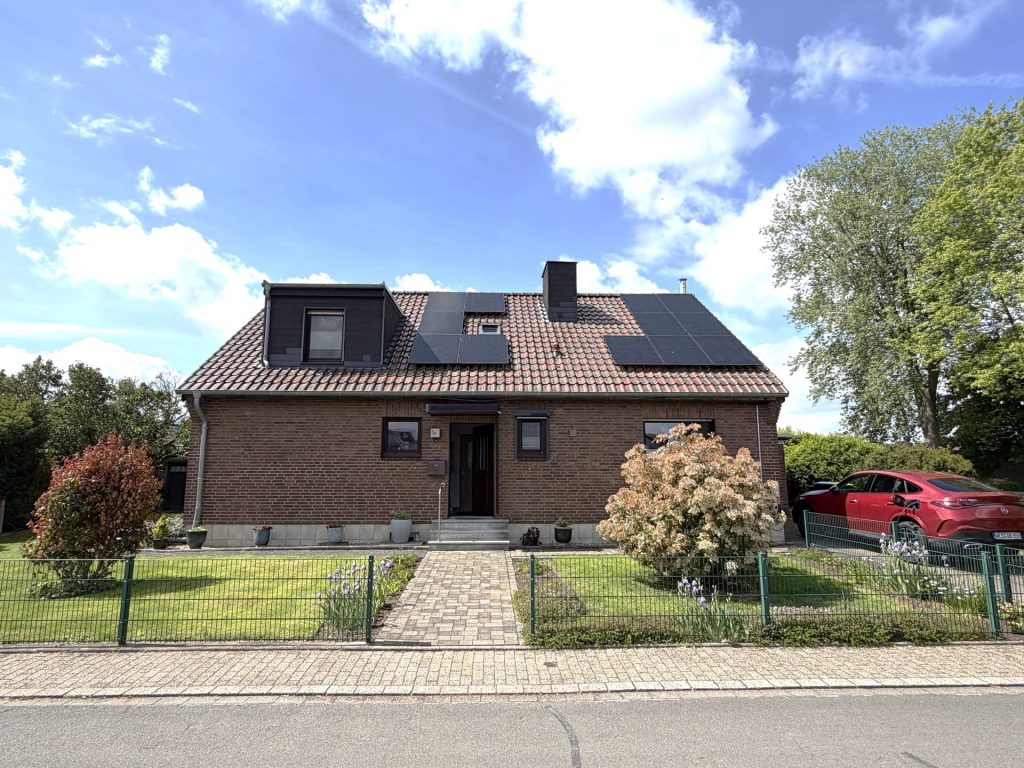 Straßenansicht