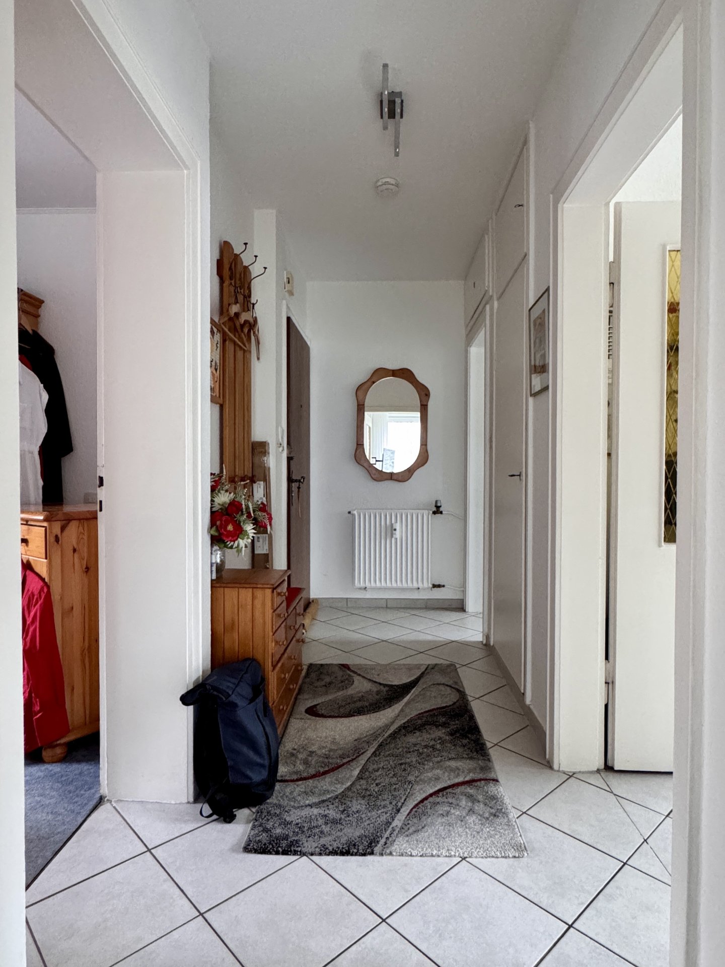 Altbau - Flur EG rechts