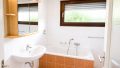 Dusche und Badewanne