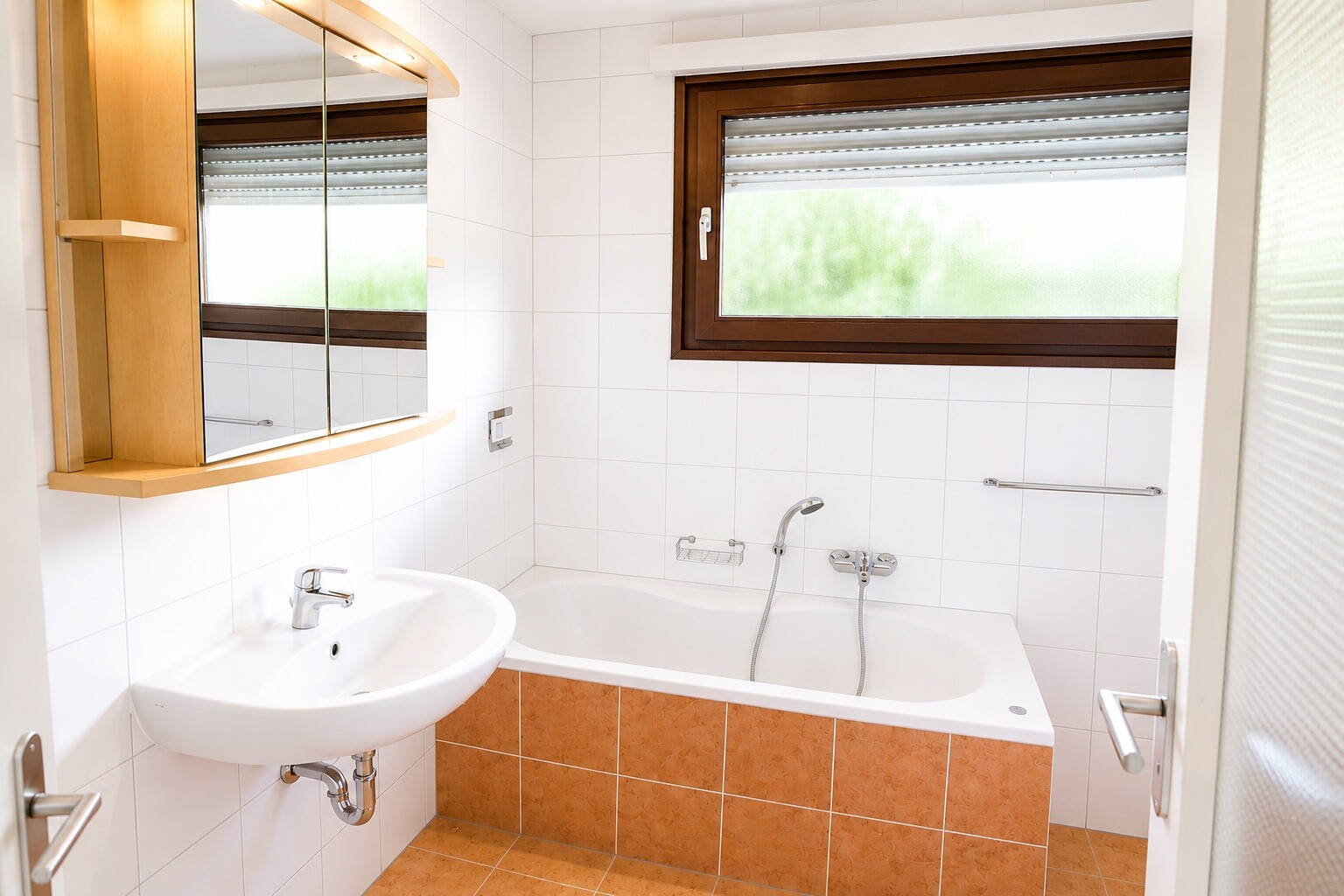 Dusche und Badewanne