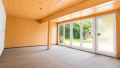 Große bodentiefe Fenster zum Garten