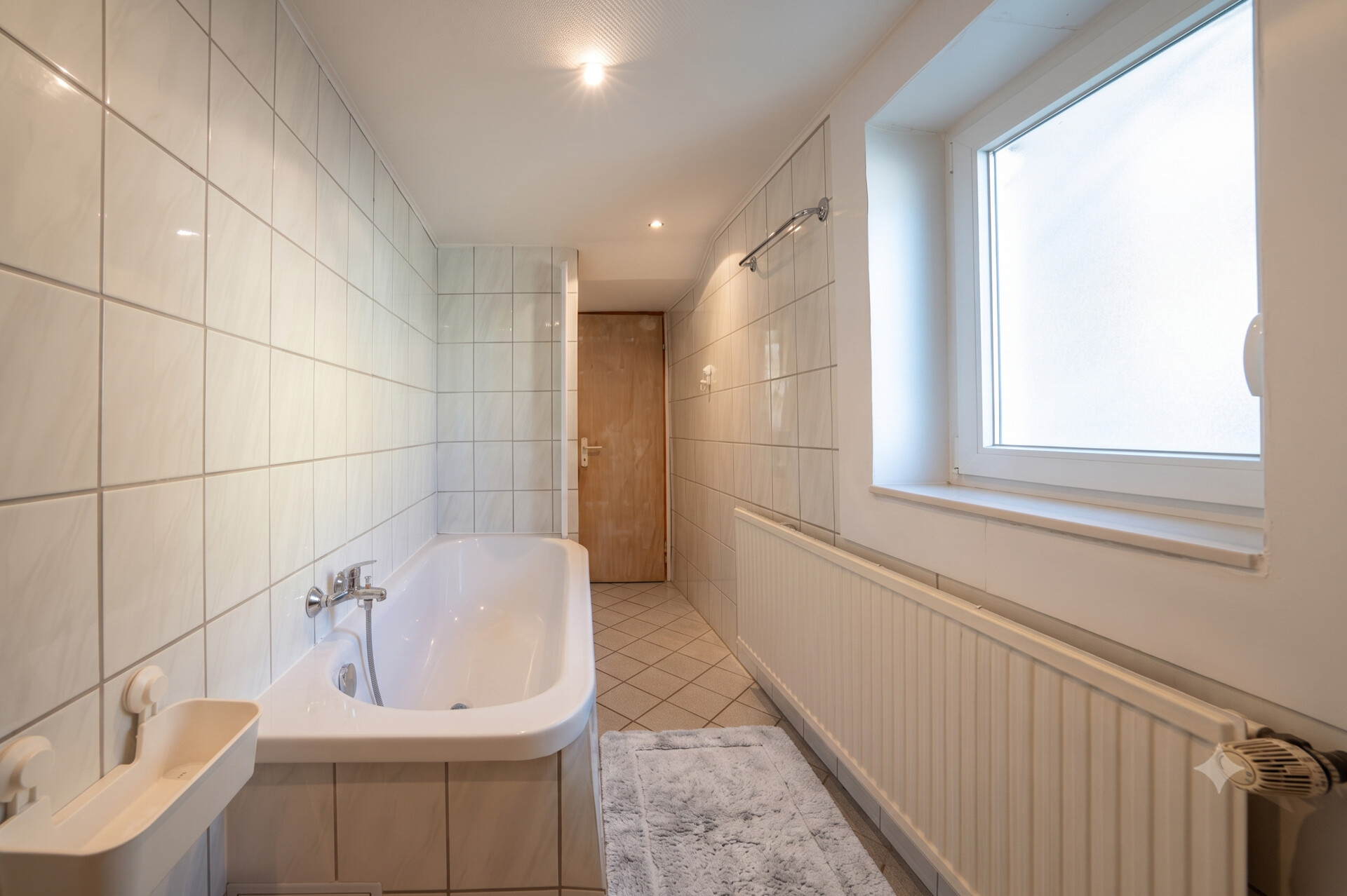 Badezimmer Vorderhaus KI generiert
