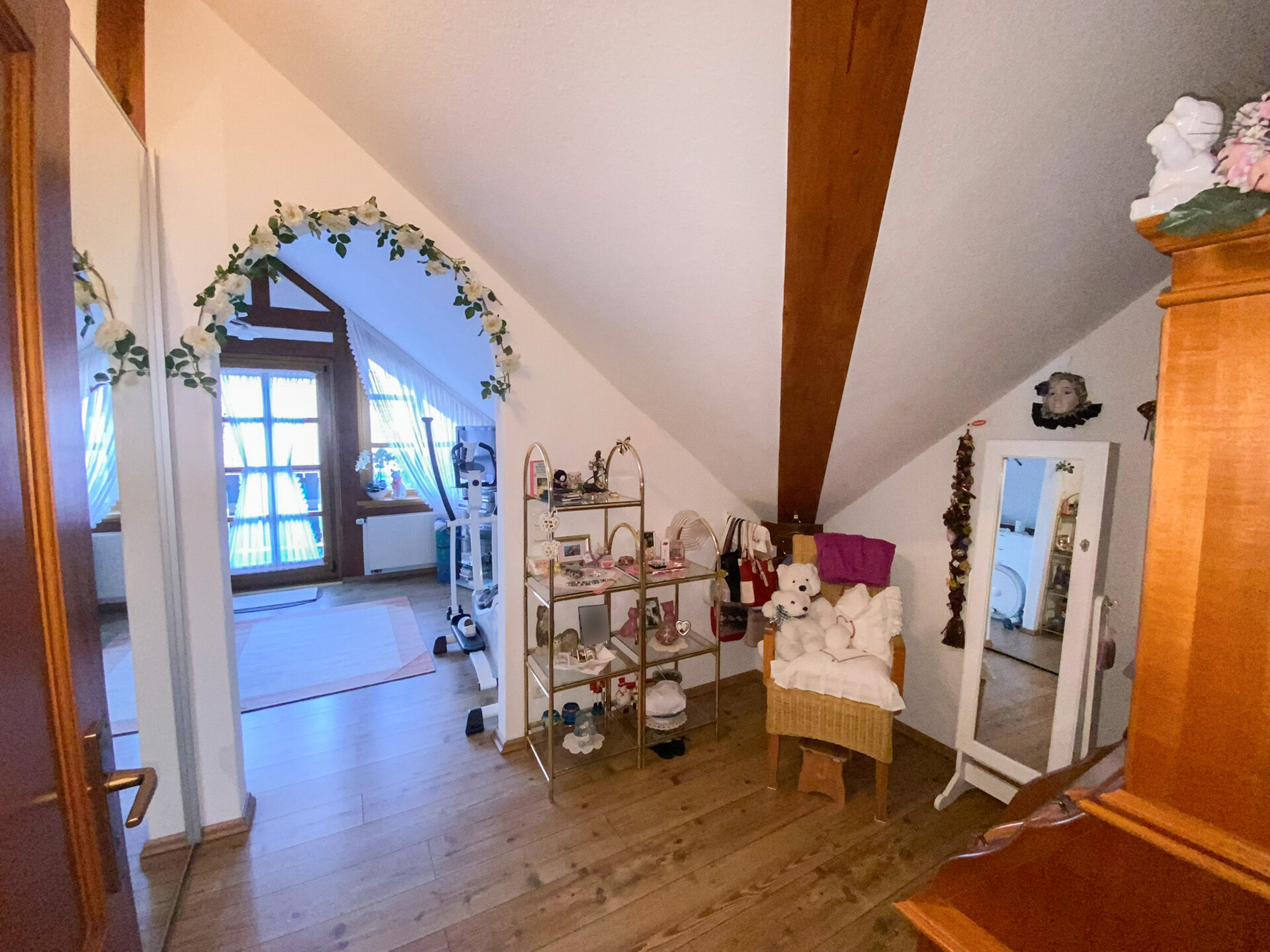 Durchgangszimmer DG