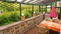 Überdachter Terrasse im Hauseingangsbereich