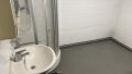 Hauswirtschaftsraum mit Dusche