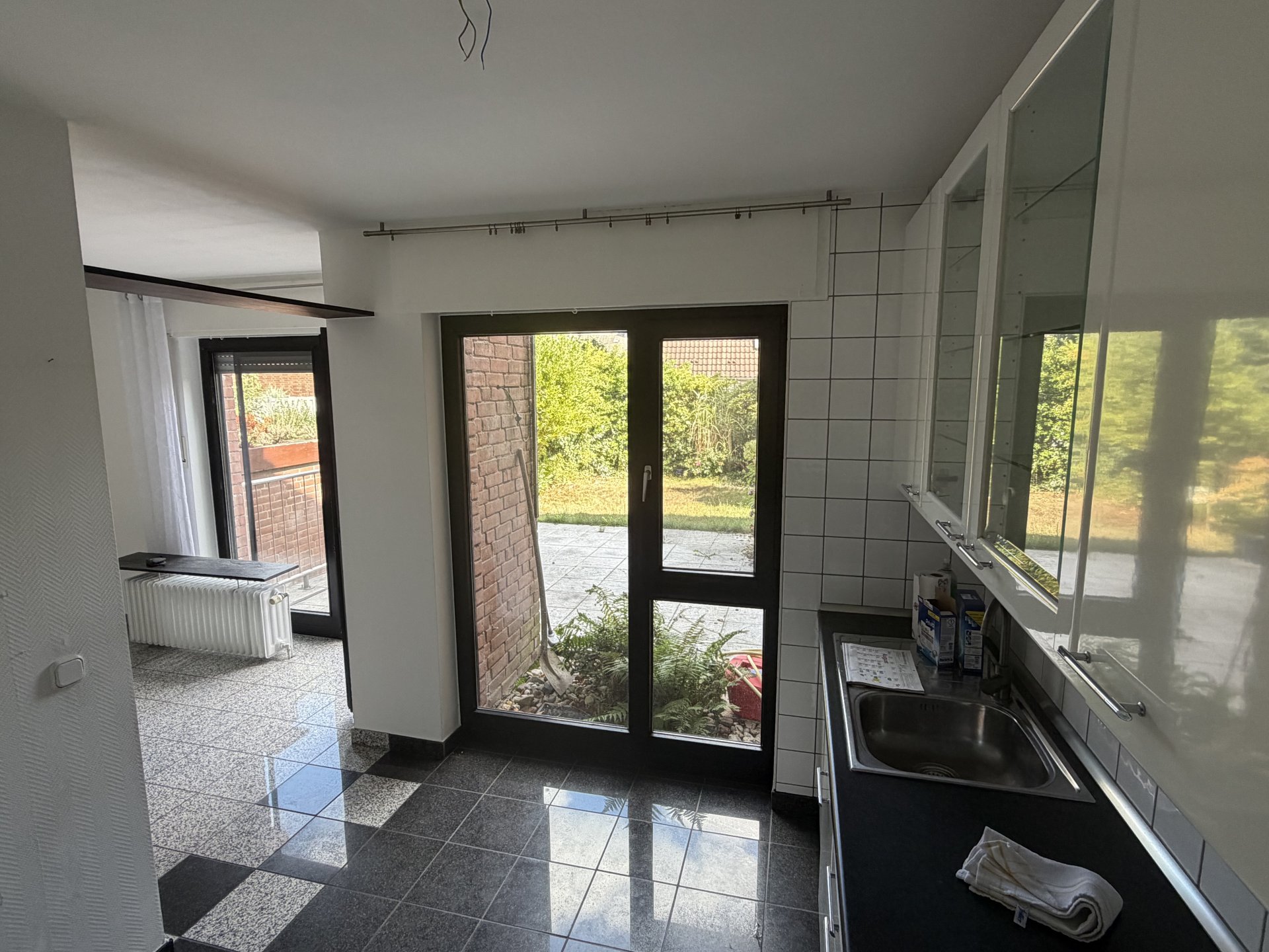 ...mit Blick in den Garten