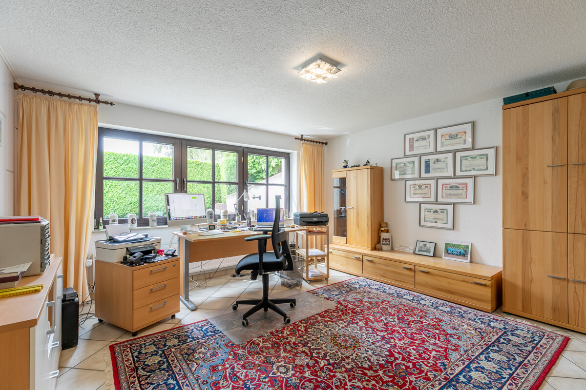 Büro UG