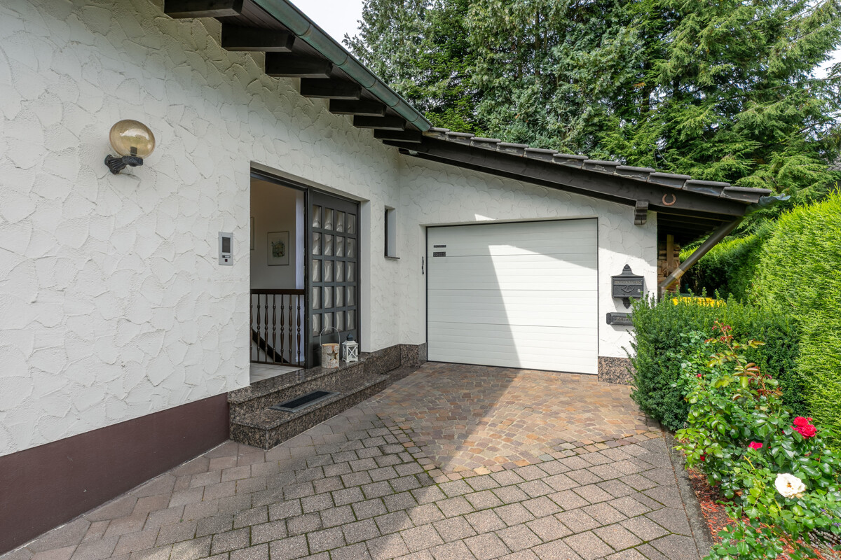 Extra große Garage