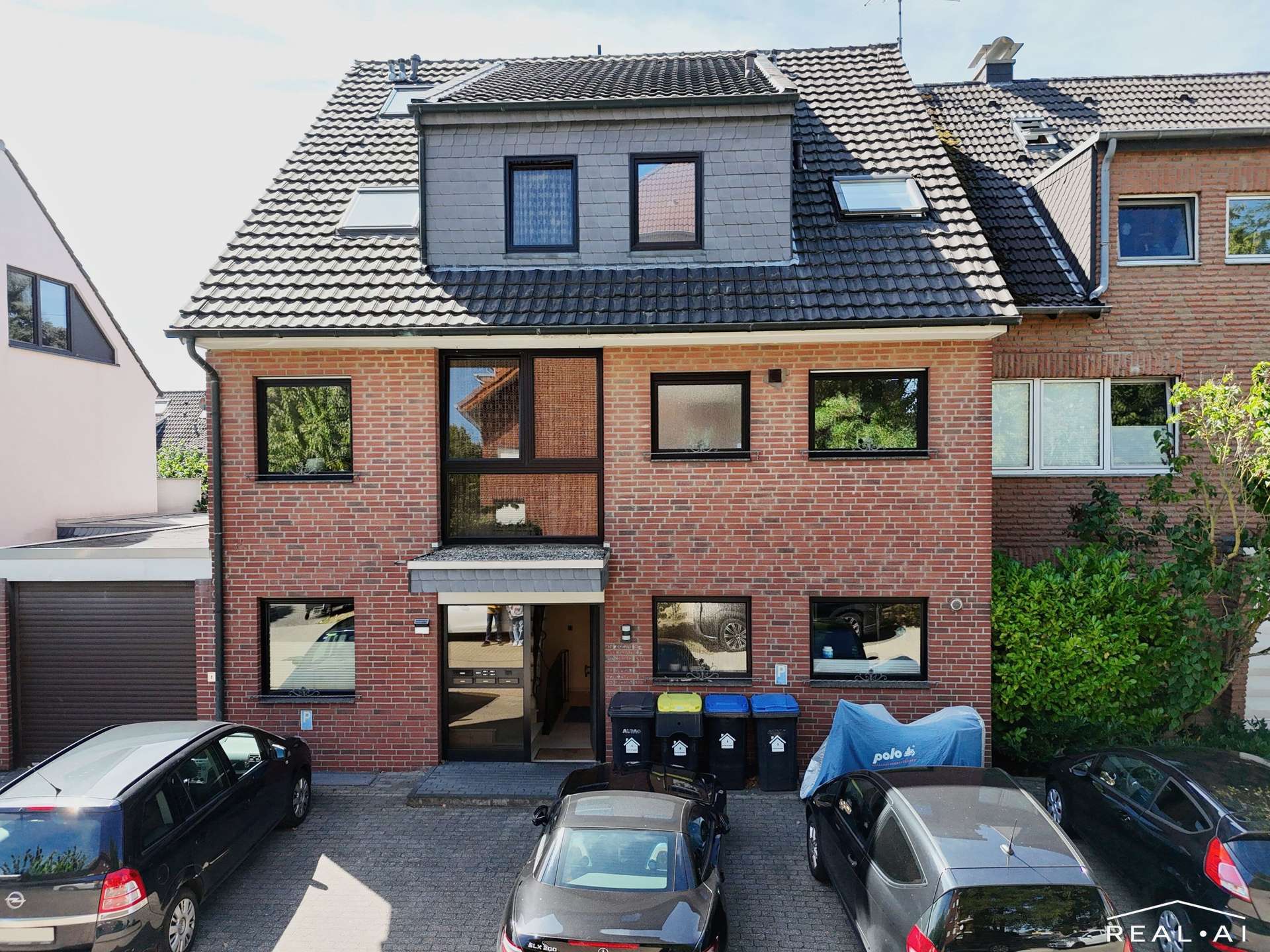 im Dreiparteienhaus