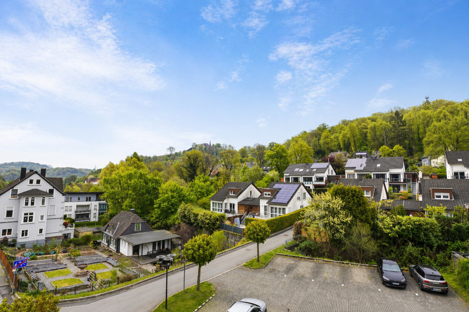 Blick übers Wesselbachtal bis zum Schloss