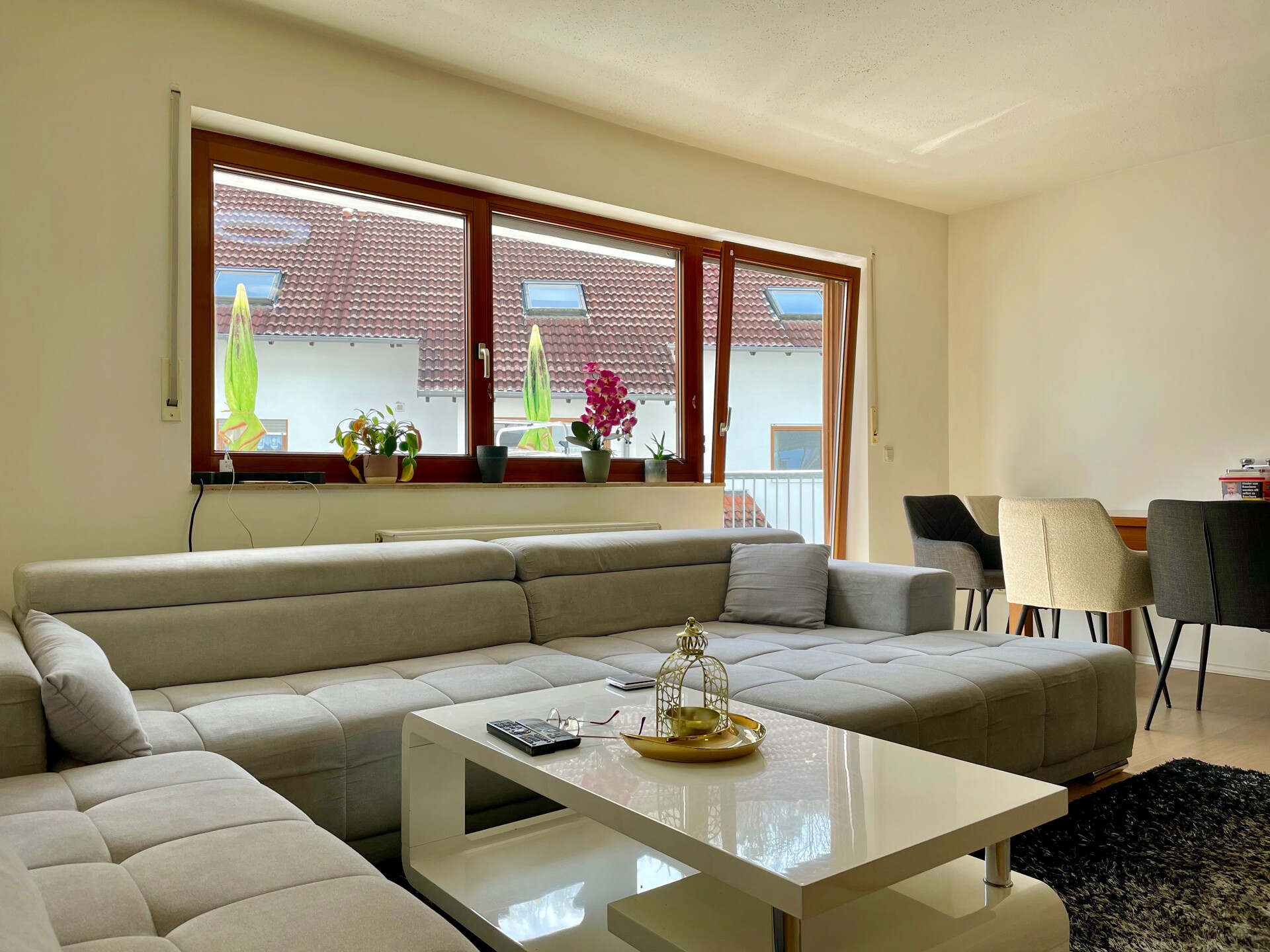 Wohn-/Essbereich mit Balkon (Whg. 3)